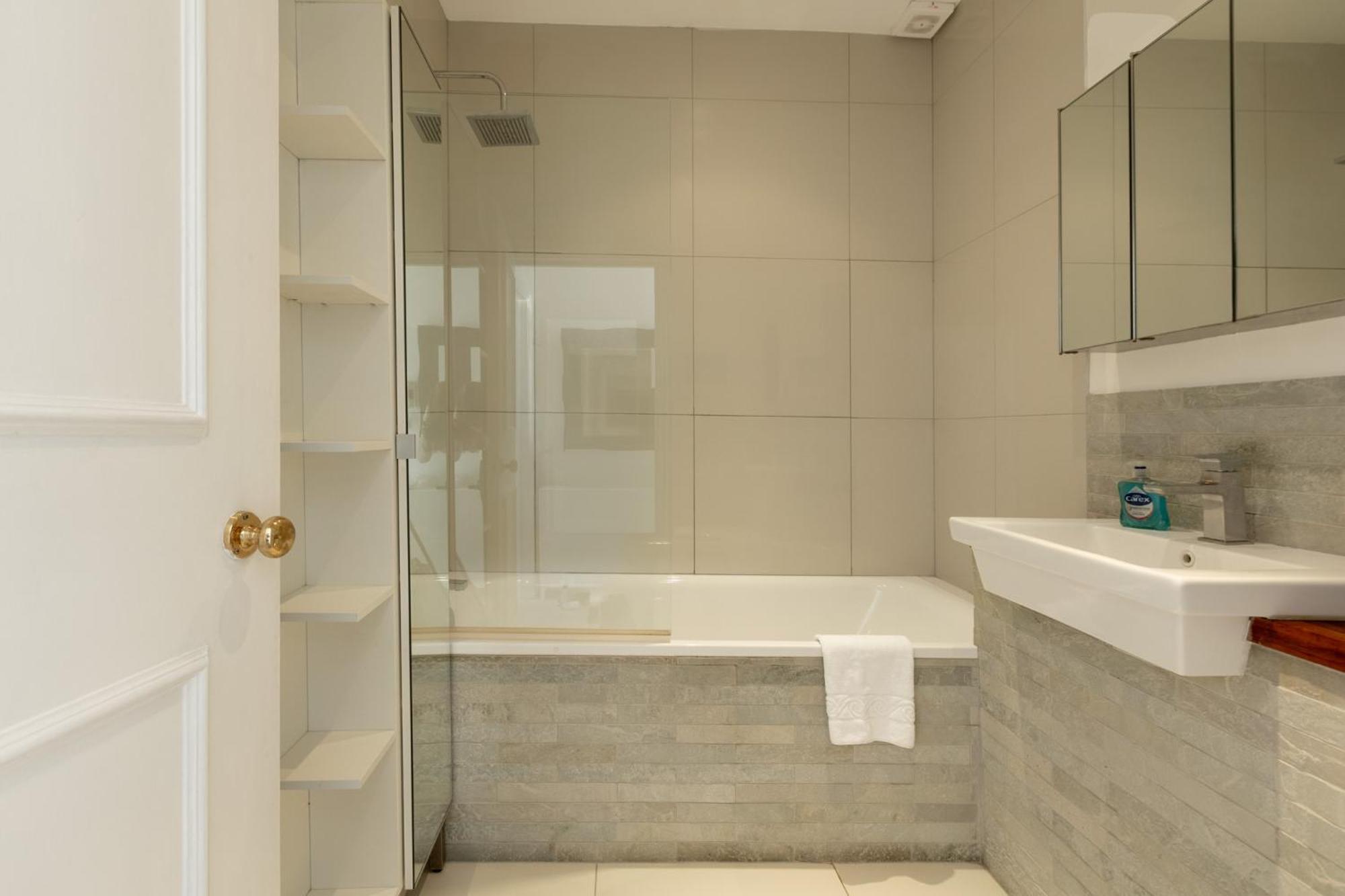 Ferienwohnung Brigth & Beautiful 1Br Flat In Earls Court London Exterior foto
