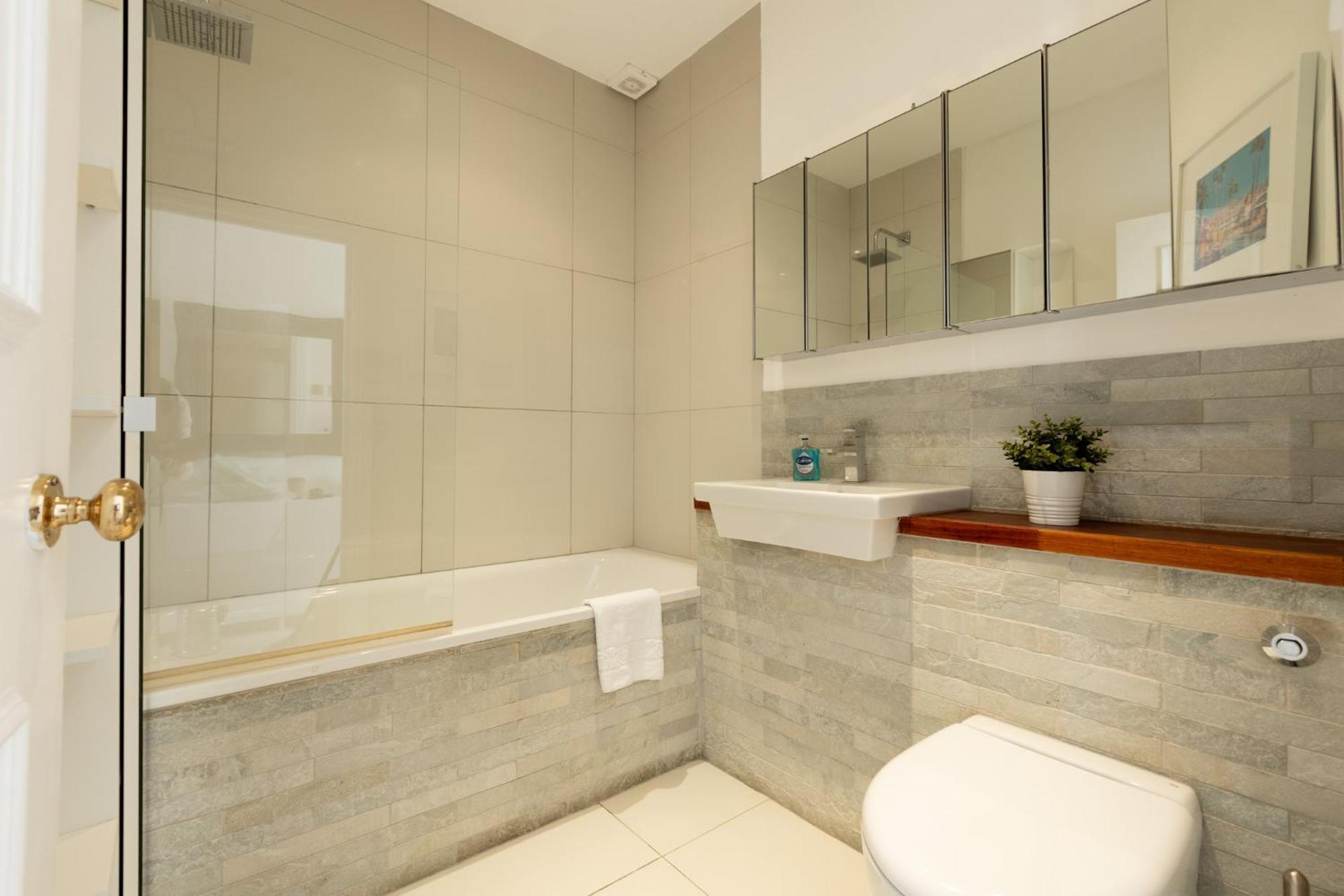 Ferienwohnung Brigth & Beautiful 1Br Flat In Earls Court London Exterior foto